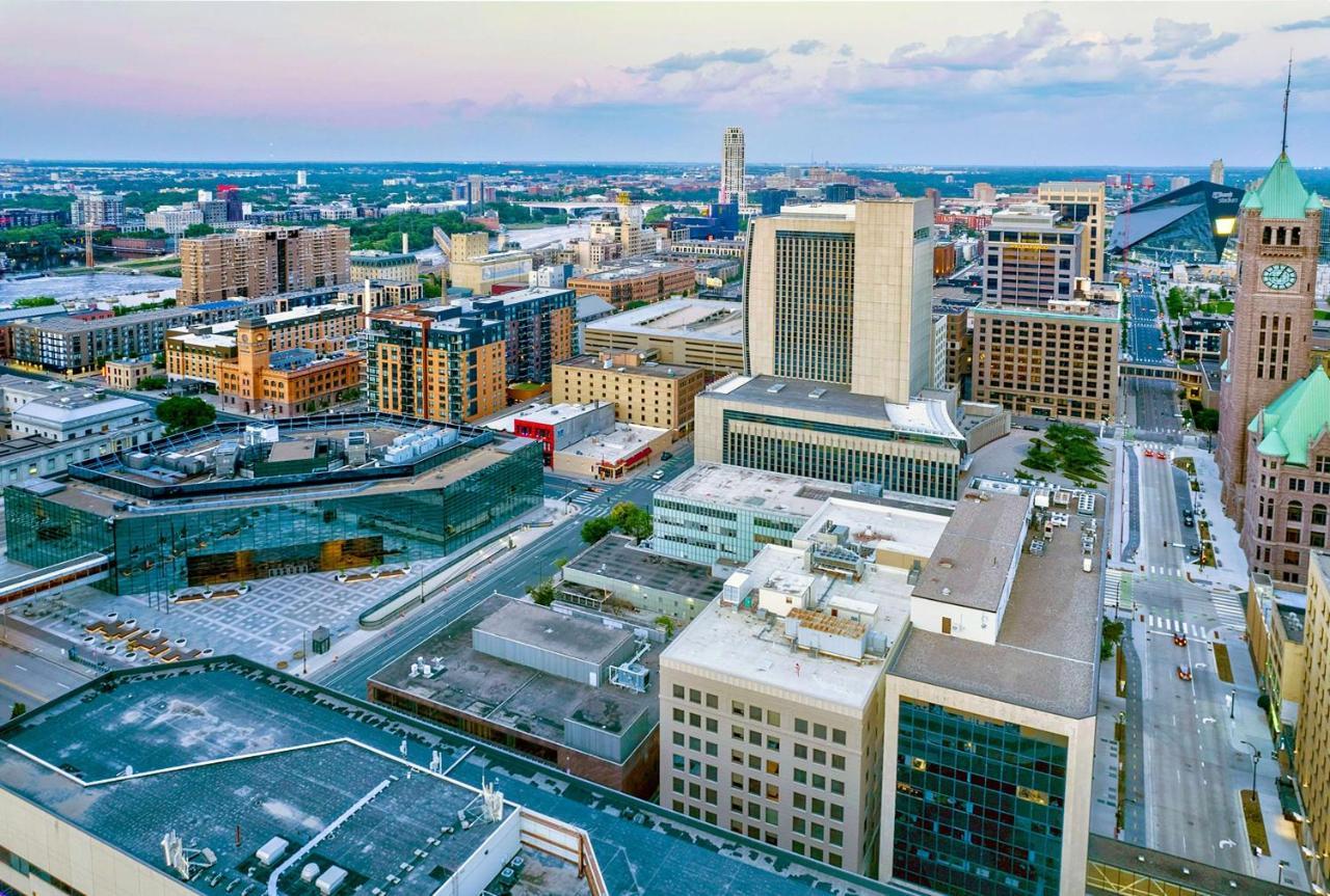 Home2 Suites By Hilton Minneapolis Downtown Bagian luar foto